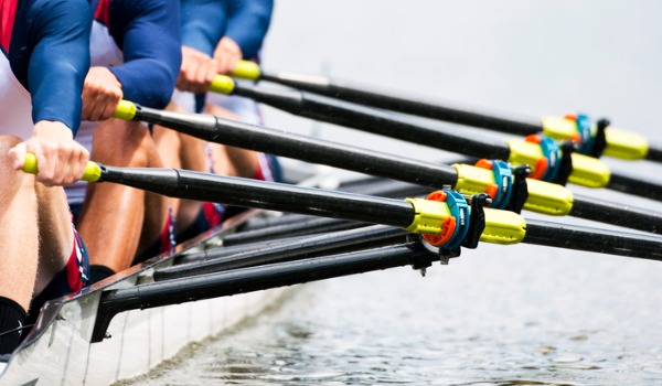 rowing-team-collaboration-teamwork-concept