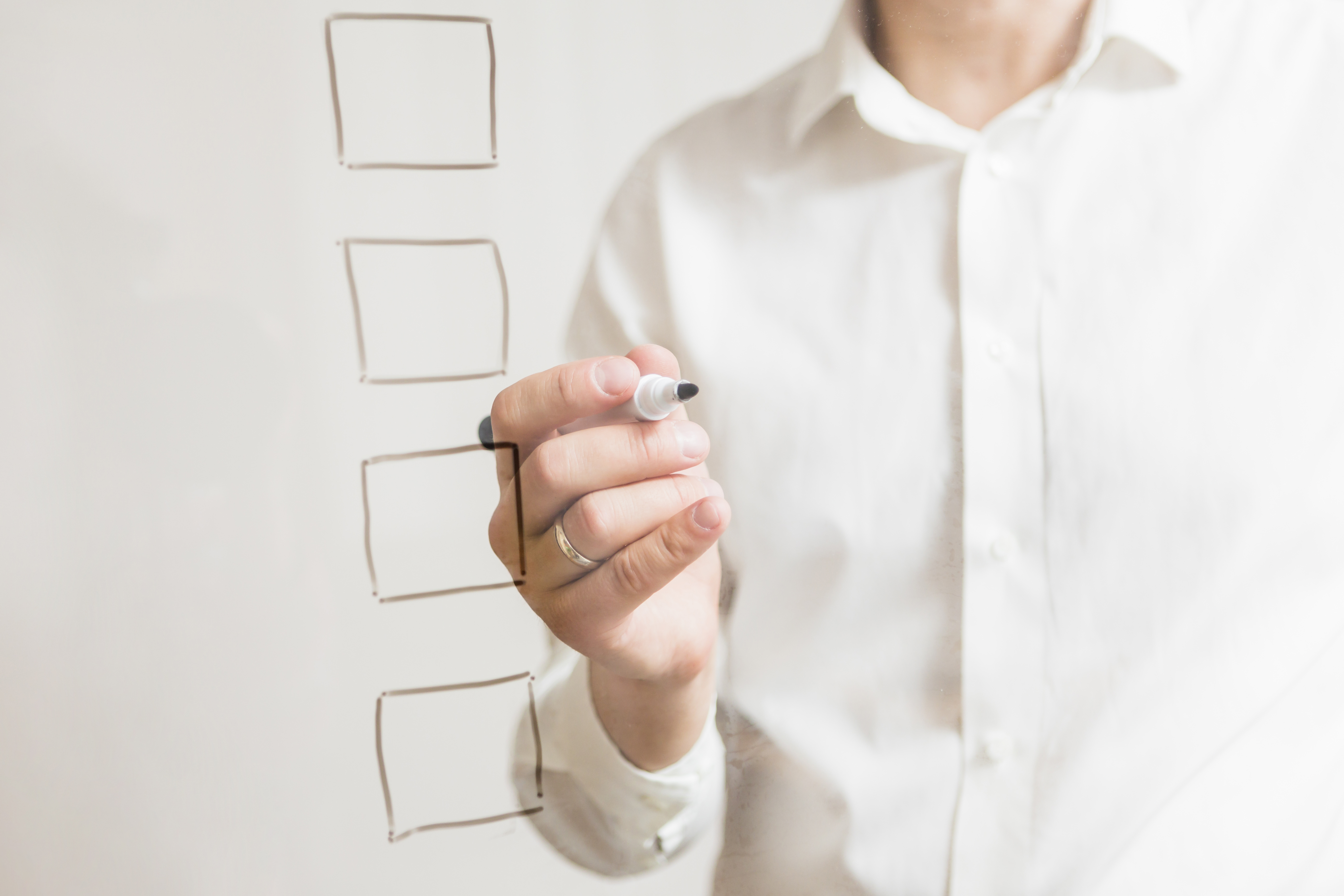 CLM Software Evaluation Checklist for Finance Teams